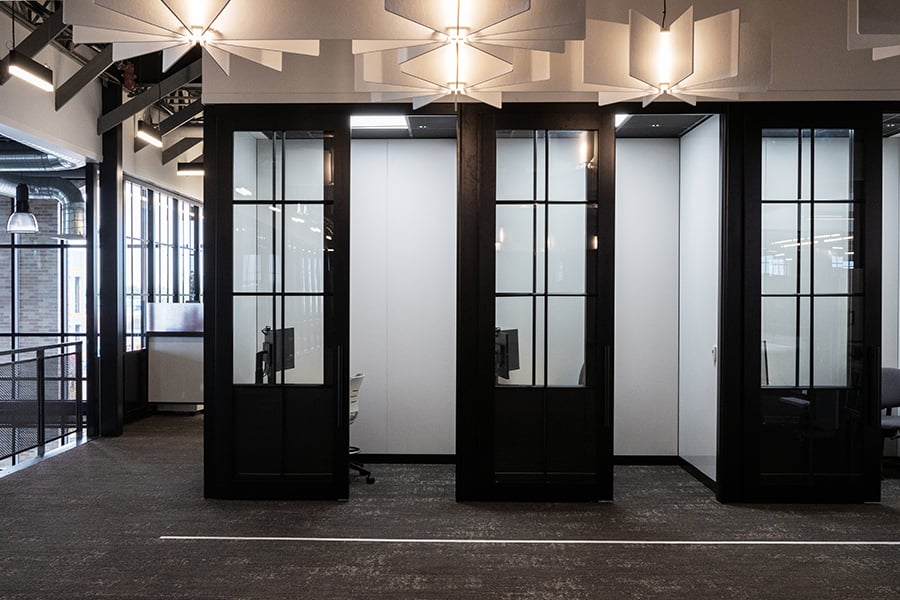 Simple Design Solutions for Modern Manufacturing Offices