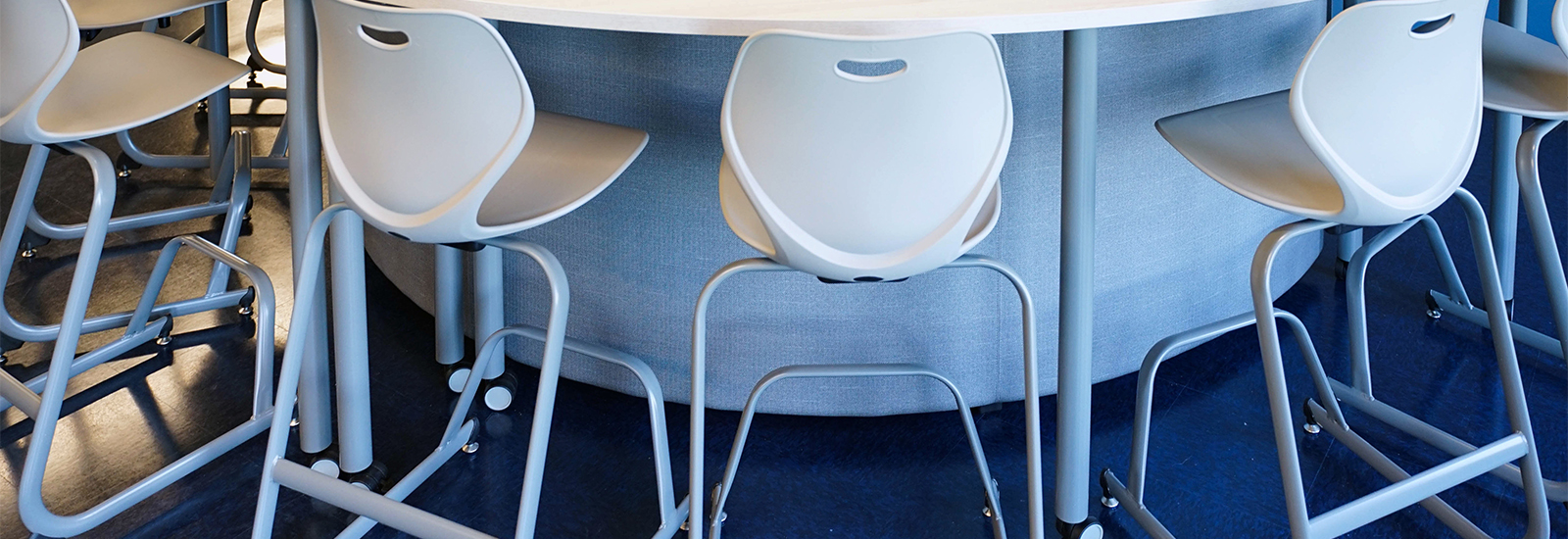 Intellect Wave Cafe Stool