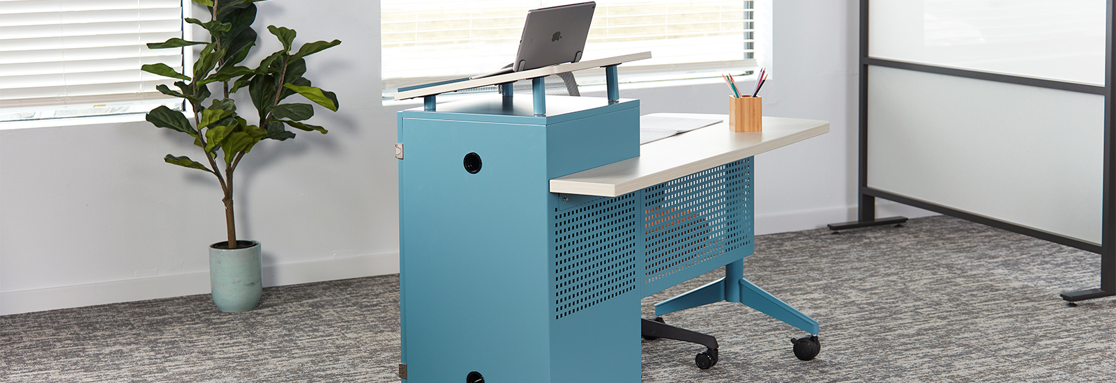 Instruct Desks