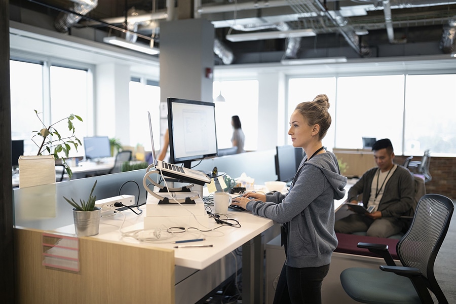 The best way to use a standing desk_Img 1_900x600px.jpg