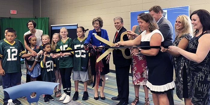 Ribbon Cutting_Howe Elementary_edit_700pxWidth.jpg